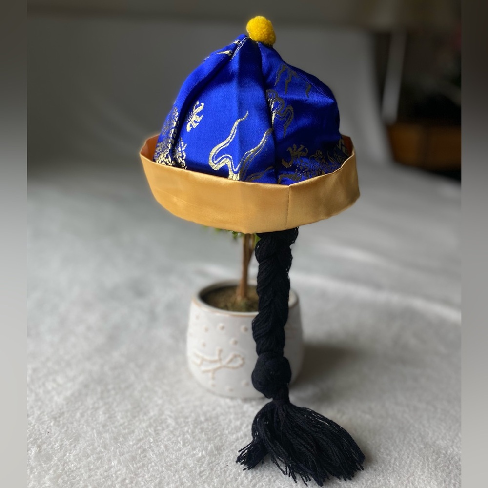 🏮 Chinese children’s hat with pigtail braid